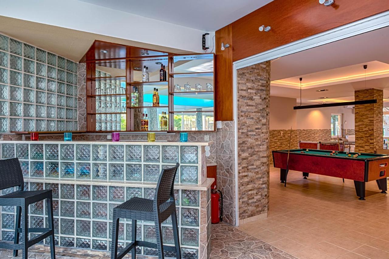 Anilio Plaza Aparthotel Zacharo Exterior photo