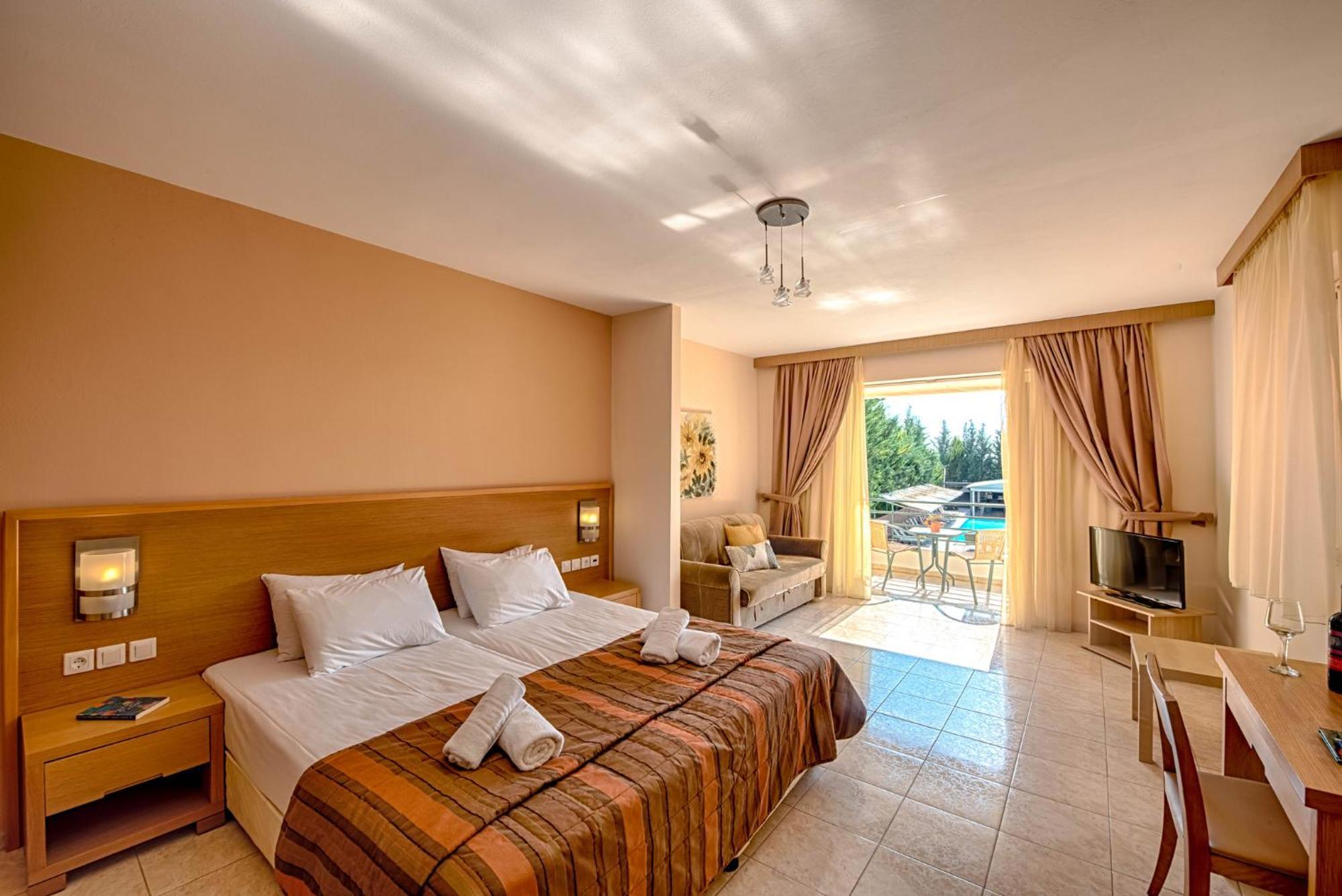 Anilio Plaza Aparthotel Zacharo Room photo