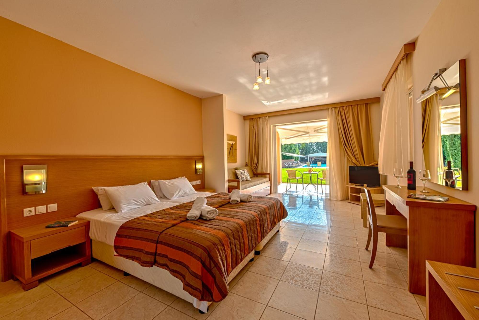Anilio Plaza Aparthotel Zacharo Room photo